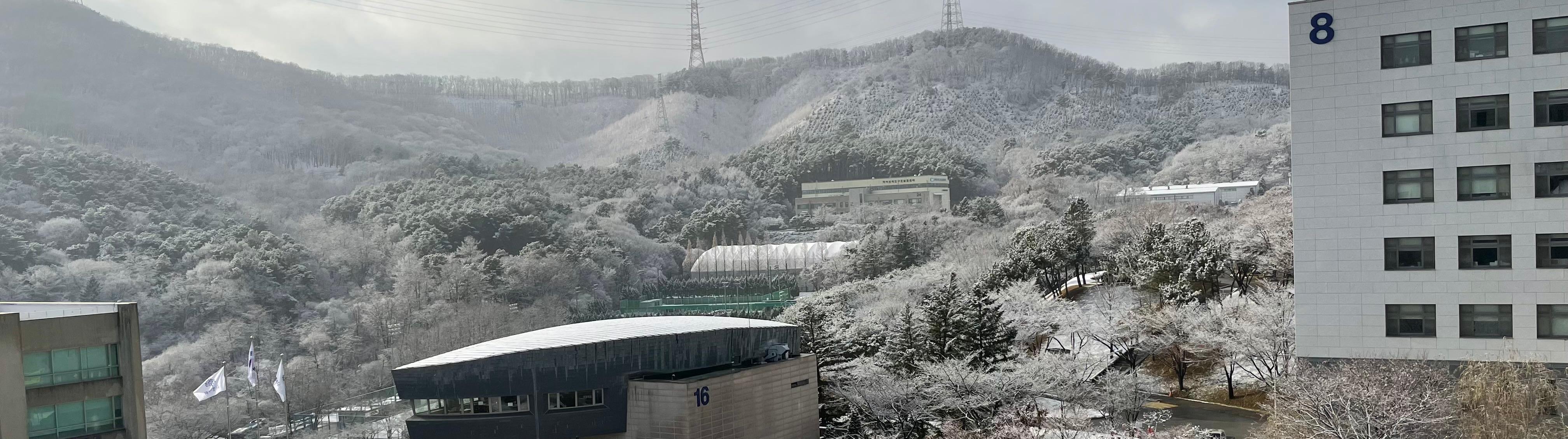 <p>MYONGJI UNIVERSITY</p>             <strong><p><i>반도체·ICT대학 컴퓨터정보통신공학부</i></p><i>정보통신공학전공</i></strong>